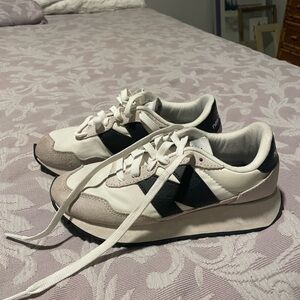 Women’s new balance 237